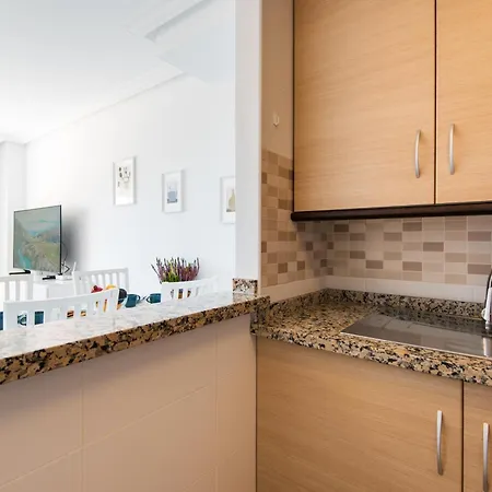 Апартаменты Sea View And 350m To The Торремолинос